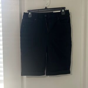 Women’s Bermuda shorts